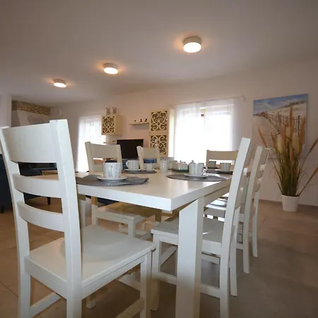Golden Sun Villa *